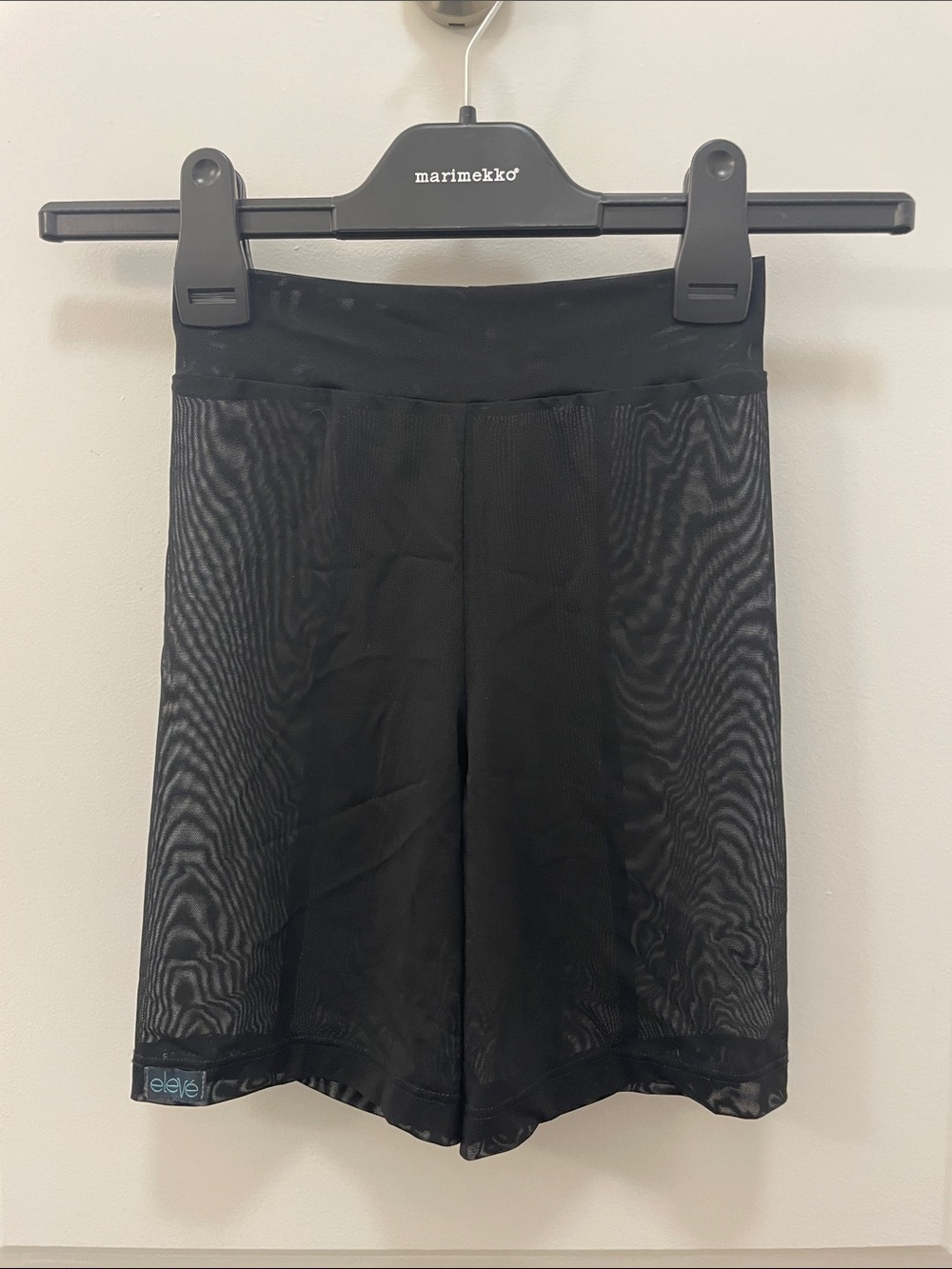 Eleve back seam mesh shorts size S